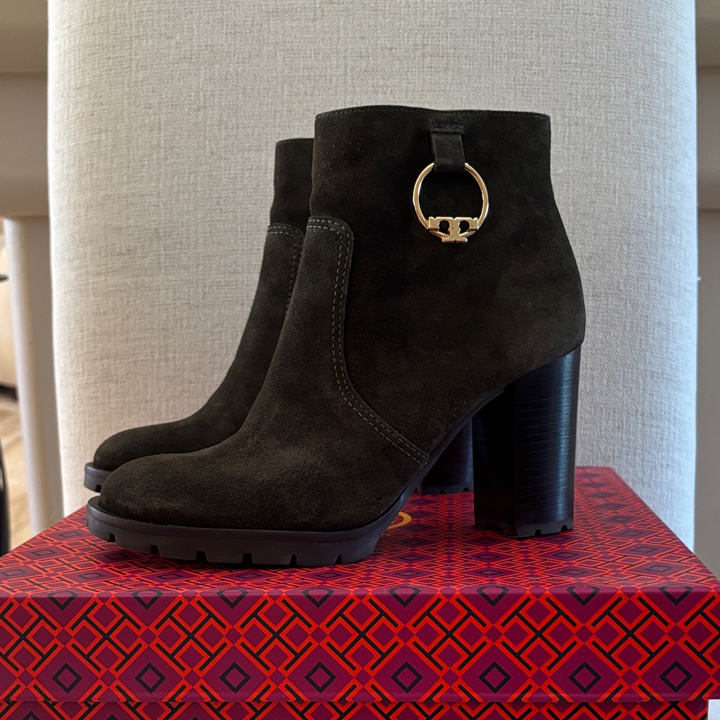 Tory Burch Sophia Leather Lug Sole Bootie. Dark Boxwood Green. Size 8. Nwt.